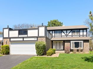 215 Astor Pl, Northbrook, IL