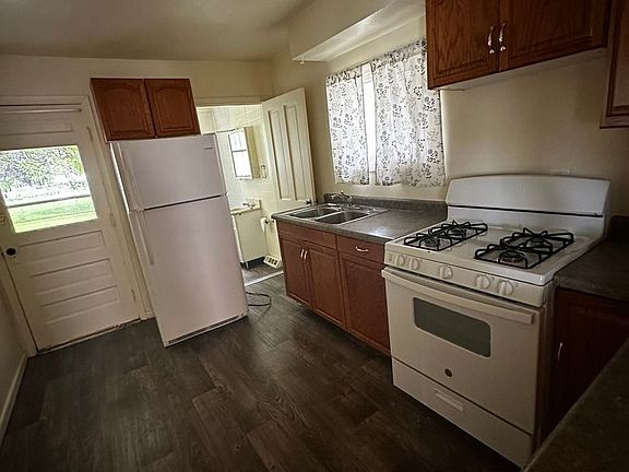 5th image of 403 S Jackson St #2