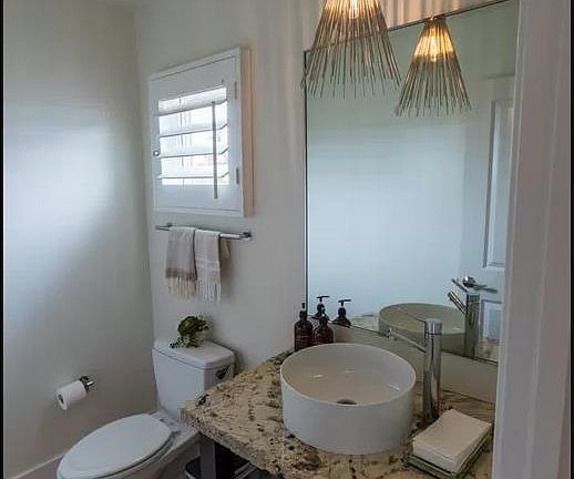 5th image of 5498 Penfield Ave #A