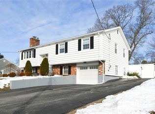 89 Ridge St, Woonsocket, RI 02895