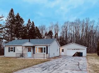 3638 E Becker Rd, Oak Creek, WI 53154