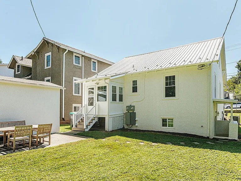 2311 Fontaine Ave — Photo 27