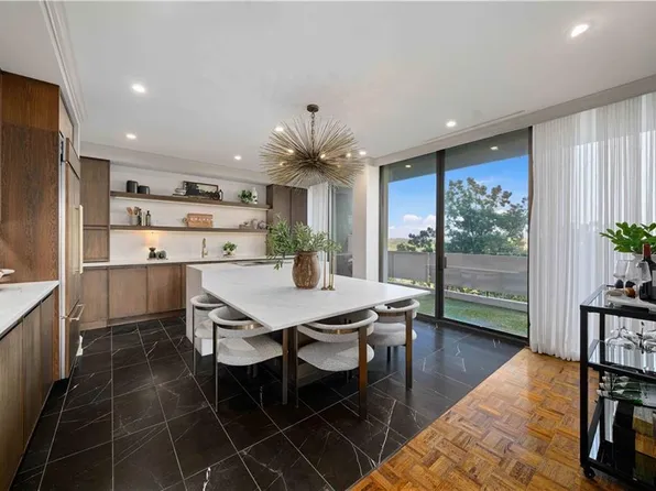 2575 Peachtree Rd NE APT 12D, Atlanta, GA 30305