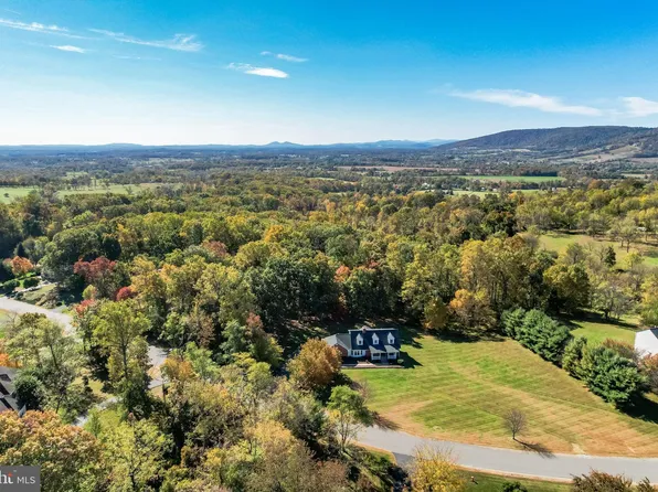 18180 Turnberry Dr, Round Hill, VA 20141