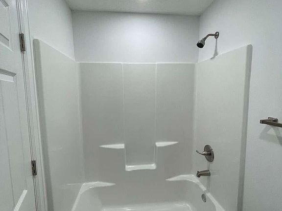 5th image of 779 Red Hawk Dr