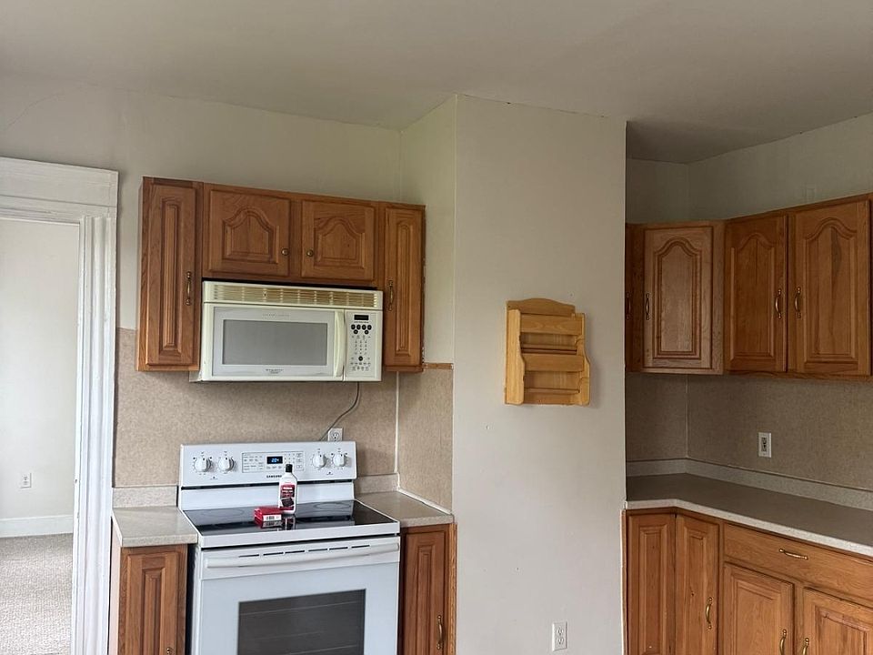 1st image of 36 Wallace St Floor 2
