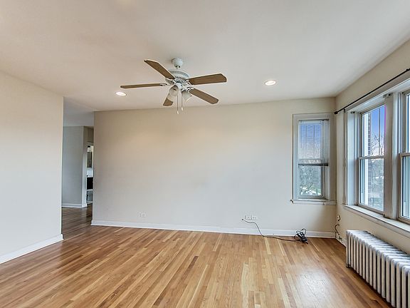 3rd image of 1904 W Farwell Ave APT 1