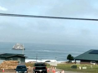14025 Ocean View Dr, Smith River, CA 95567