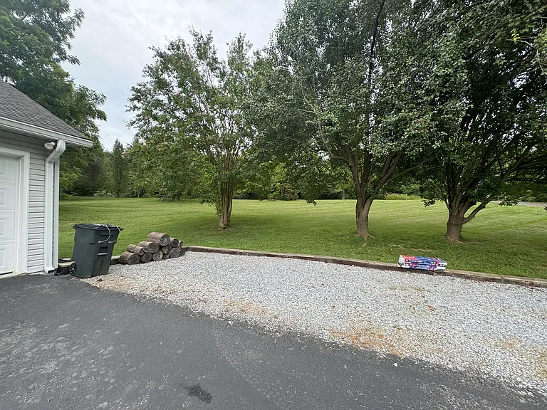 46 Housman St — Photo 4