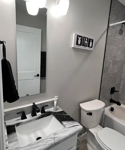 Adam Street Apartments — Photo 10