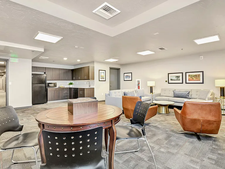 Parkway Apartments — Photo 20