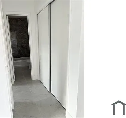 330 W 20th St #7 — Photo 6