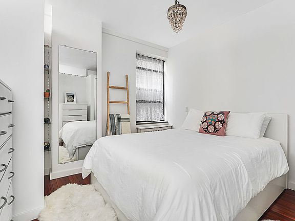 5th image of 345 W 88th St APT 4-F