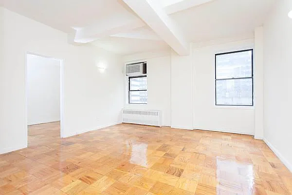 Rented by Mirador Real Estate | media 23