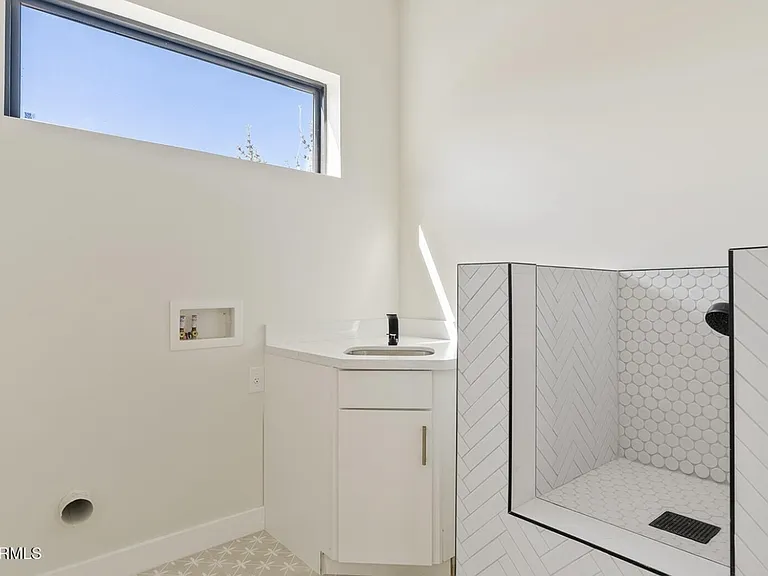 3622 E Clarendon Ave — Photo 27