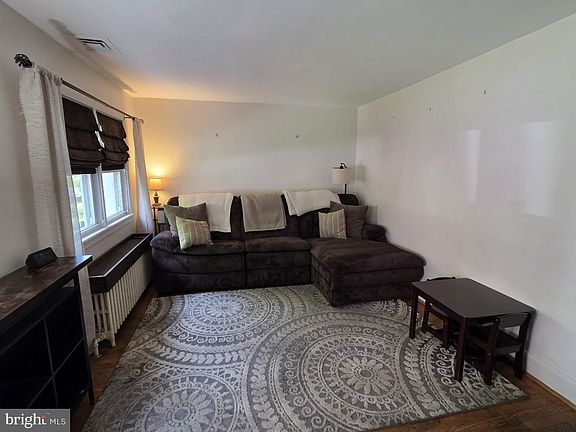 5th image of 4903 Erie Rd