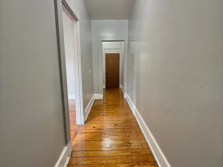 2271 Vine St — Photo 2