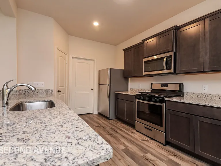 841 Serena Dr — Photo 8