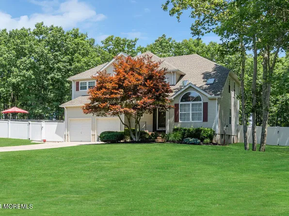 18 Harvard West Drive, Jackson, NJ 08527