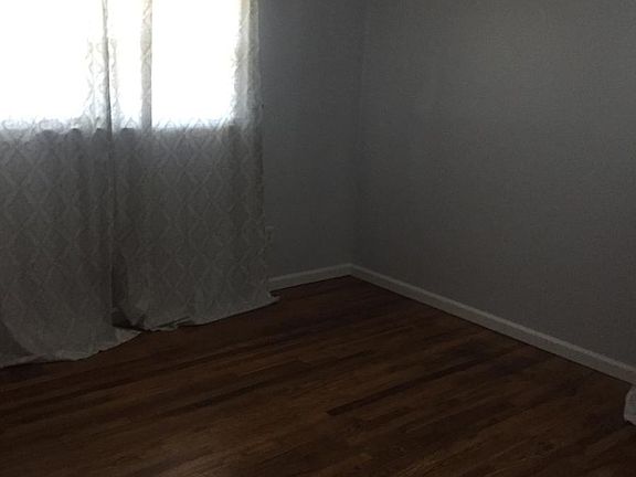 4th image of 306 Poe Ave