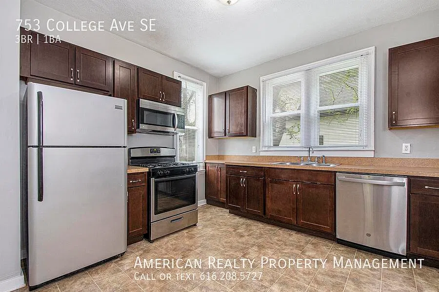 3 bed, 1408 sqft, $1,725 — Photo 3