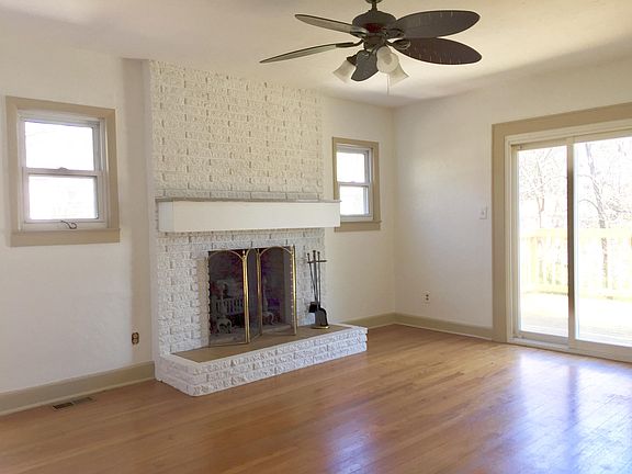 3rd image of 3110 NE Kenilworth Ln
