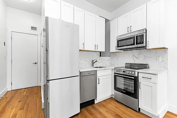 Rented by REAL New York | media 3