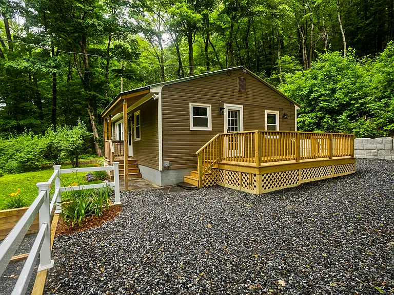 294 Buckland Rd — Photo 4