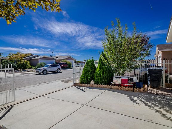 4th image of 8509 Mesa Camino Ave SW