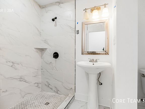 5th image of 1120 Ward Pkwy #1124-200