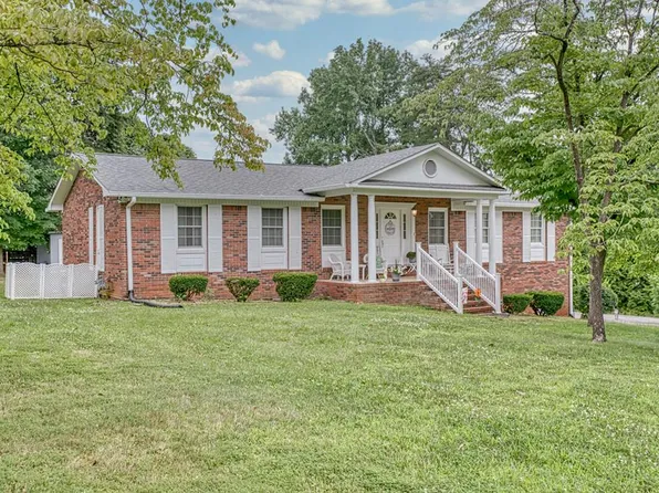 1107 Tanglewood Dr, Cookeville, TN 38501