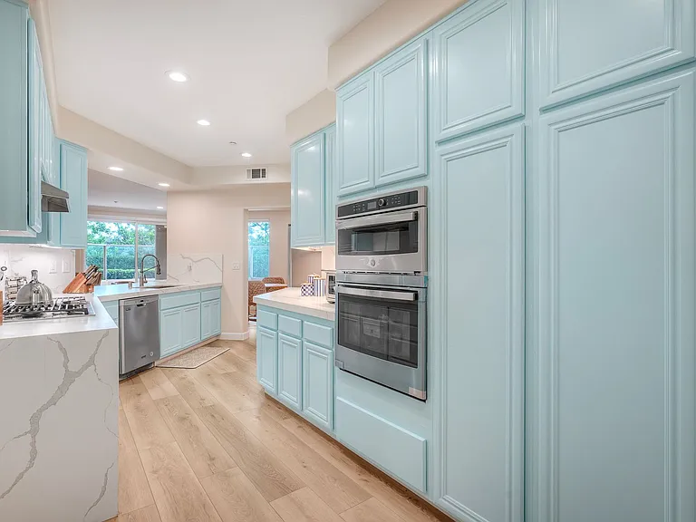 823 Kalpati Cir — Photo 17