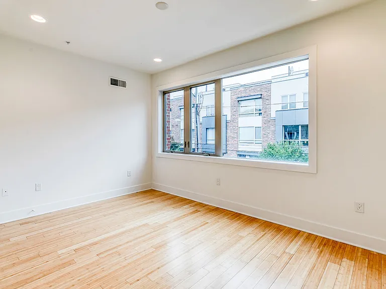 919 N 5th St #13 — Photo 27