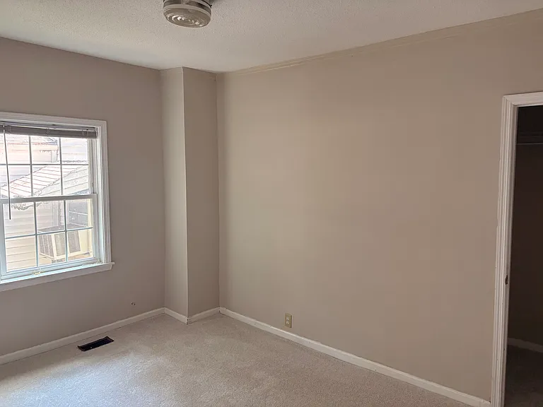 926 Pine St — Photo 13
