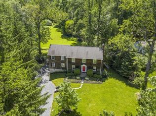 21 Poor Farm Rd, Pennington, NJ 08534