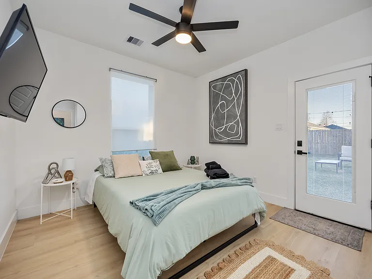 4718 Market St #2A — Photo 1