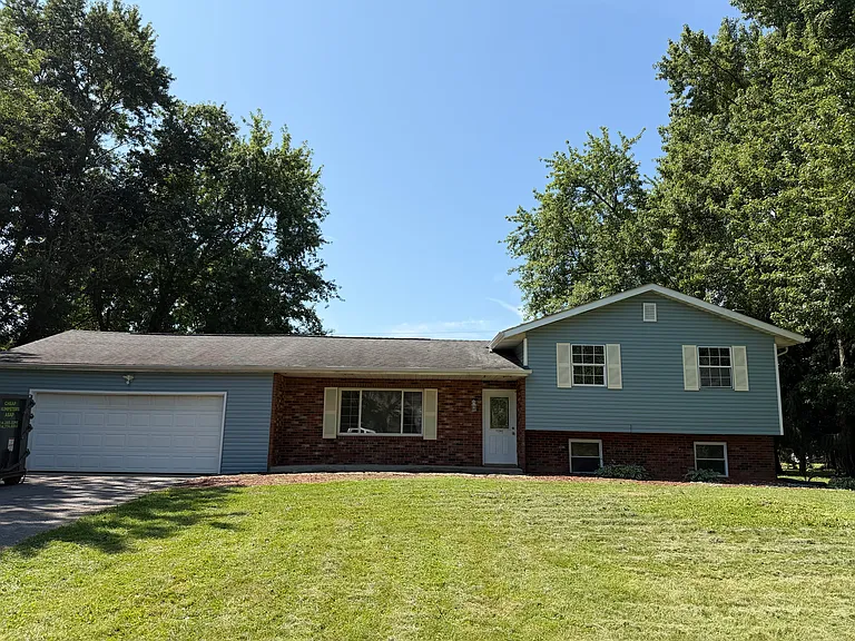 132 Meadow Way SW — Photo 1