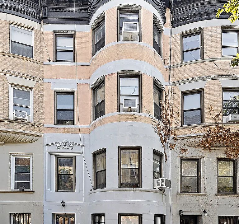 1st image of 525 W 150th St