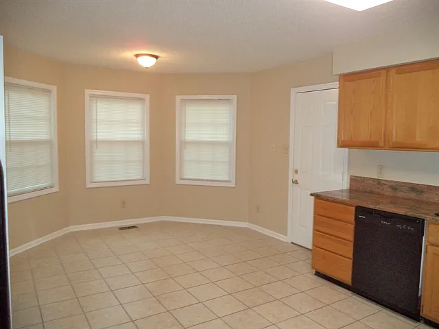 1517 Autumn Ridge Dr — Photo 5