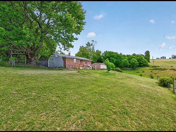 3rd image of 245 Greasy Ridge Rd