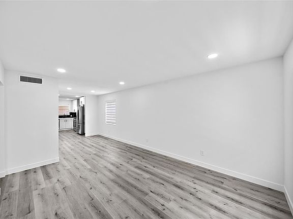 2nd image of 1106 W Tri Oaks Ln APT 134
