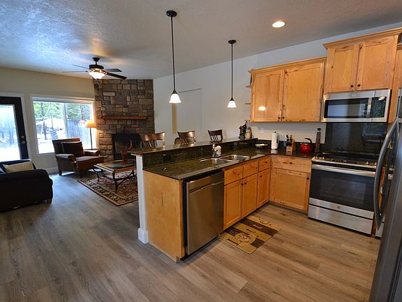 5th image of 704 Deer Forest Dr