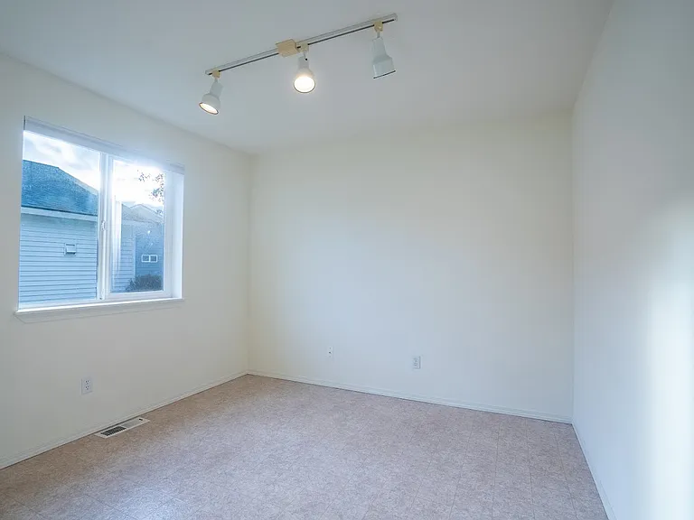 1502 N Madson Ln — Photo 8
