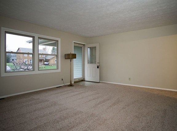 3rd image of 1308 Windmill Dr