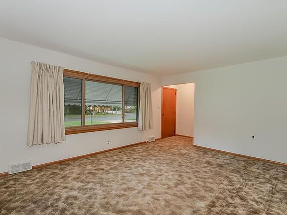 3rd image of 6457 Ashton Ave NE