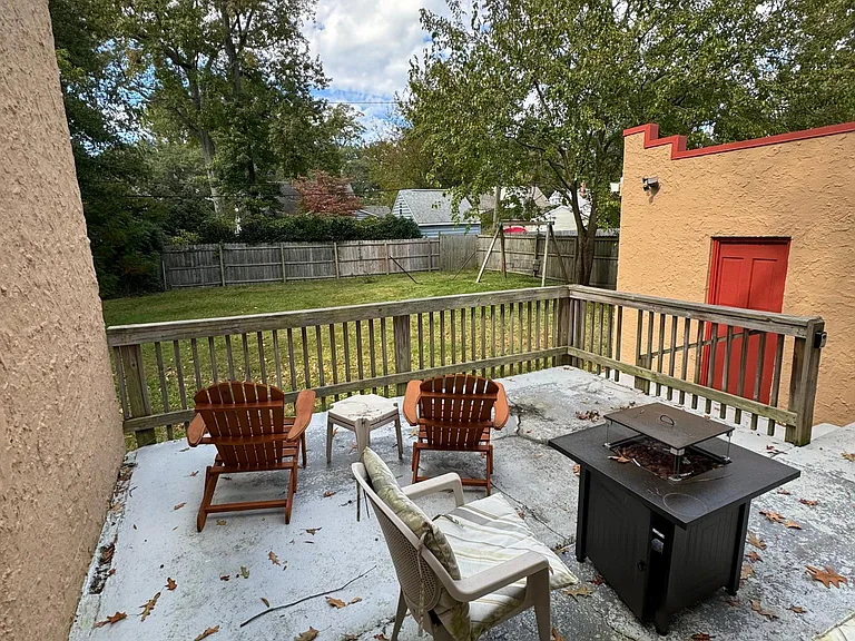 9525 Sherwood Pl — Photo 16