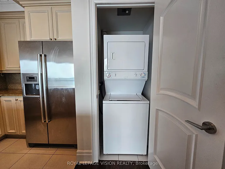 16 Harbour St #3810 — Photo 16