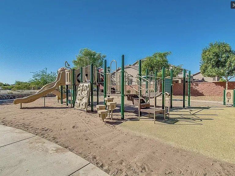 8324 S 48th Dr — Photo 33