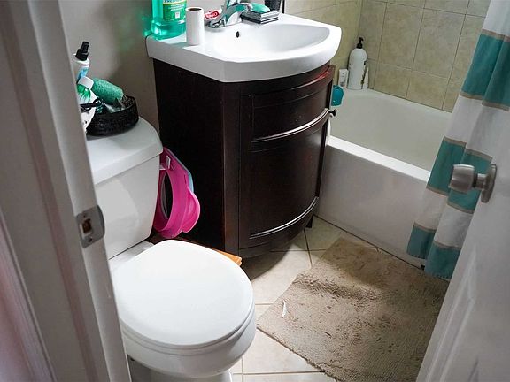 3rd image of 62 Cherubina Ln