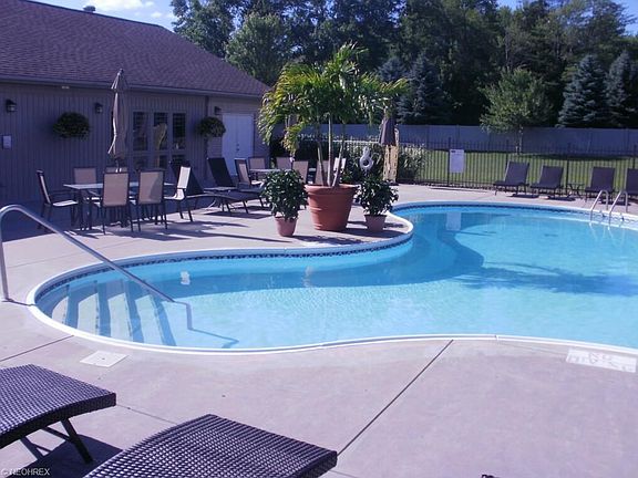 3rd image of 520 Milton Commons Blvd Unit 14